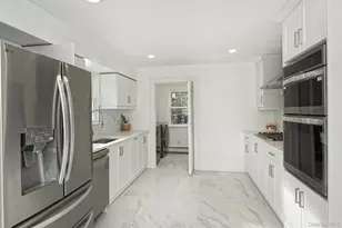 34 Warner Rd, Huntington, NY 11743 - Photo 14