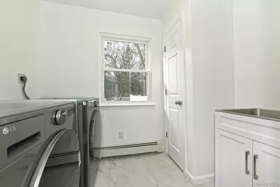 34 Warner Road, Huntington, NY 11743 - Photo 20