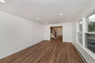 34 Warner Rd, Huntington, NY 11743 - Photo 8