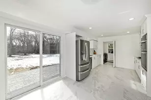 34 Warner Rd, Huntington, NY 11743 - Photo 16