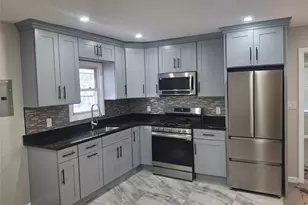 194-14 115th Rd, Saint Albans, NY 11412 - Photo 1