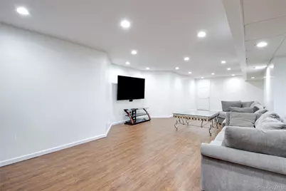 50 Davis Lane, Roslyn, NY 11576 - Photo 24