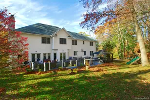 50 Davis Ln, Roslyn, NY 11576 - Photo 30