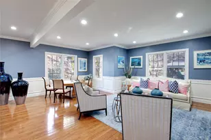 50 Davis Ln, Roslyn, NY 11576 - Photo 14