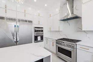259-09 81st Ave, Glen Oaks, NY 11004 - Photo 12