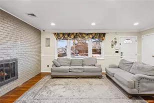 70 Princess St, Hicksville, NY 11801 - Photo 4