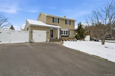 66 Country Village Lane, East Islip, NY 11730 - Photo 4