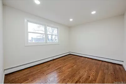 571 Center Dyre Avenue, West Islip, NY 11795 - Photo 18