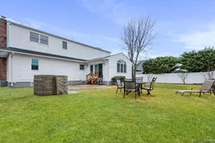 571 Center Dyre Ave, West Islip, NY 11795 - Photo 24