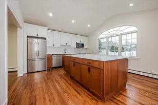 571 Center Dyre Ave, West Islip, NY 11795 - Photo 6