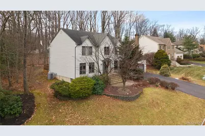 25 Cherokee Rd, East Brunswick Township, NJ 08816 - Photo 2