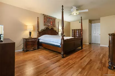 25 Cherokee Rd, East Brunswick Township, NJ 08816 - Photo 22