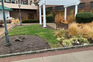 269-10 17K Grand Central Pkwy, Floral Park, NY 11005 - Photo 12