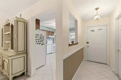 10 Hampton Way, Woodbury, NY 11797 - Photo 2