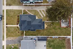 115 N Bergen Pl, Freeport, NY 11520 - Photo 2