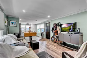 164 Village Cir W, Manorville, NY 11949 - Photo 6