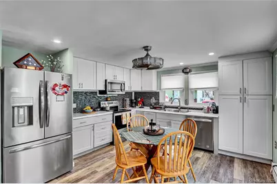 164 Village Circle W, Manorville, NY 11949 - Photo 8