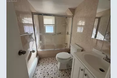 306 Hamilton Avenue #1st Flr, Hewlett, NY 11557 - Photo 16