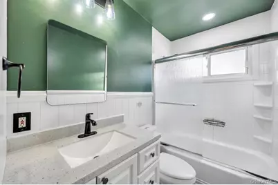 178 Missouri Avenue, Bay Shore, NY 11706 - Photo 8