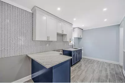 23 Maple Avenue, Hempstead, NY 11550 - Photo 8