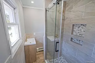 23 Maple Ave, Hempstead, NY 11550 - Photo 16