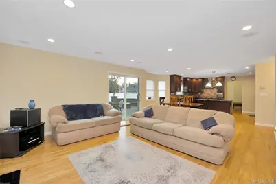 107 James Street, Massapequa, NY 11758 - Photo 20