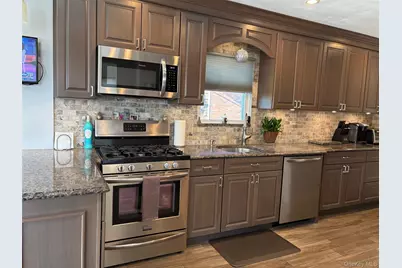 108 Elizabeth Street, Floral Park, NY 11001 - Photo 14