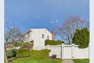 803 Michele Lane, Wantagh, NY 11793 - Photo 2