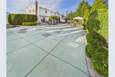 803 Michele Lane, Wantagh, NY 11793 - Photo 34