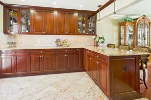 803 Michele Ln, Wantagh, NY 11793 - Photo 10