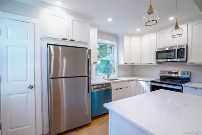 333 Spring Road, Huntington, NY 11743 - Photo 18