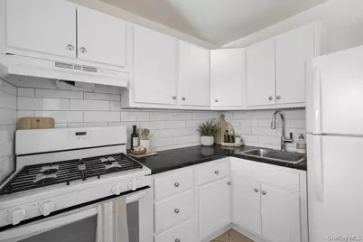 351 N Broadway #1E, Yonkers, NY 10701 - Photo 4