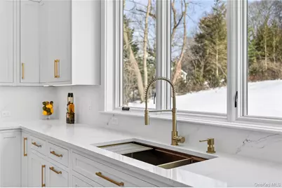 43 Hilltop Lane, Thornwood, NY 10594 - Photo 12