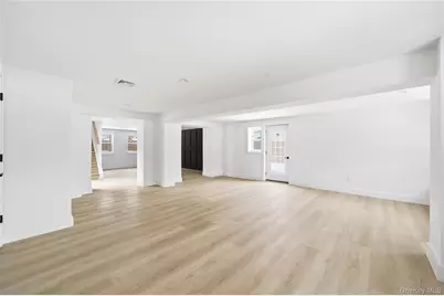 126 Country Village Lane, East Islip, NY 11730 - Photo 16