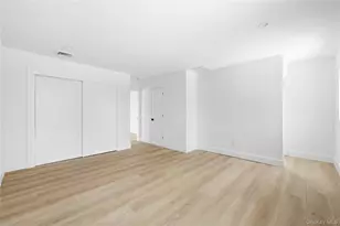 126 Country Village Ln, East Islip, NY 11730 - Photo 10