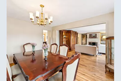 5 Linda Court, Oyster Bay, NY 11771 - Photo 8