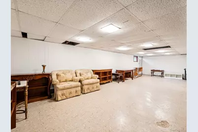 5 Linda Court, Oyster Bay, NY 11771 - Photo 36