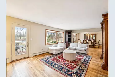 5 Linda Court, Oyster Bay, NY 11771 - Photo 4