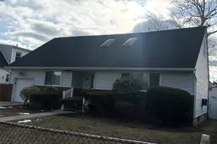 76-36 265th St, Glen Oaks, NY 11040 - Photo 2