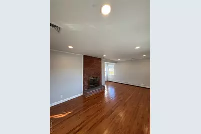 225 Norma Avenue, West Islip, NY 11795 - Photo 10