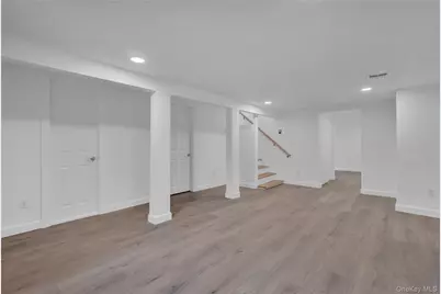 225 Norma Avenue, West Islip, NY 11795 - Photo 16