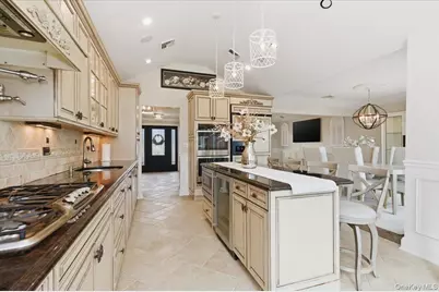 248 Bayview Avenue, Massapequa, NY 11758 - Photo 14