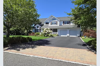 11 Simpson Gate, Manorville, NY 11949 - Photo 2