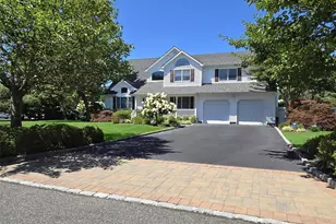 11 Simpson Gate, Manorville, NY 11949 - Photo 2