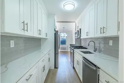 125 Bronx River Road #2E, Yonkers, NY 10704 - Photo 8