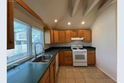 46 Firwood Road #1st, Port Washington, NY 11050 - Photo 6