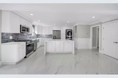 41 Perry Street, Hempstead, NY 11550 - Photo 6