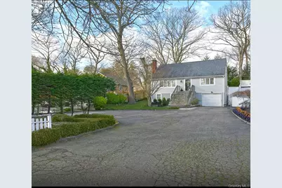 257 Melville Road, South Huntington, NY 11746 - Photo 34