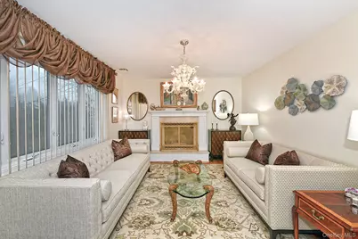 257 Melville Road, South Huntington, NY 11746 - Photo 4