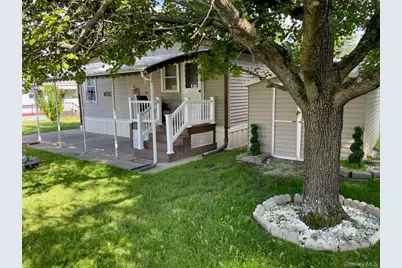 128 Brittany Terrace #128, New Windsor, NY 12575 - Photo 2